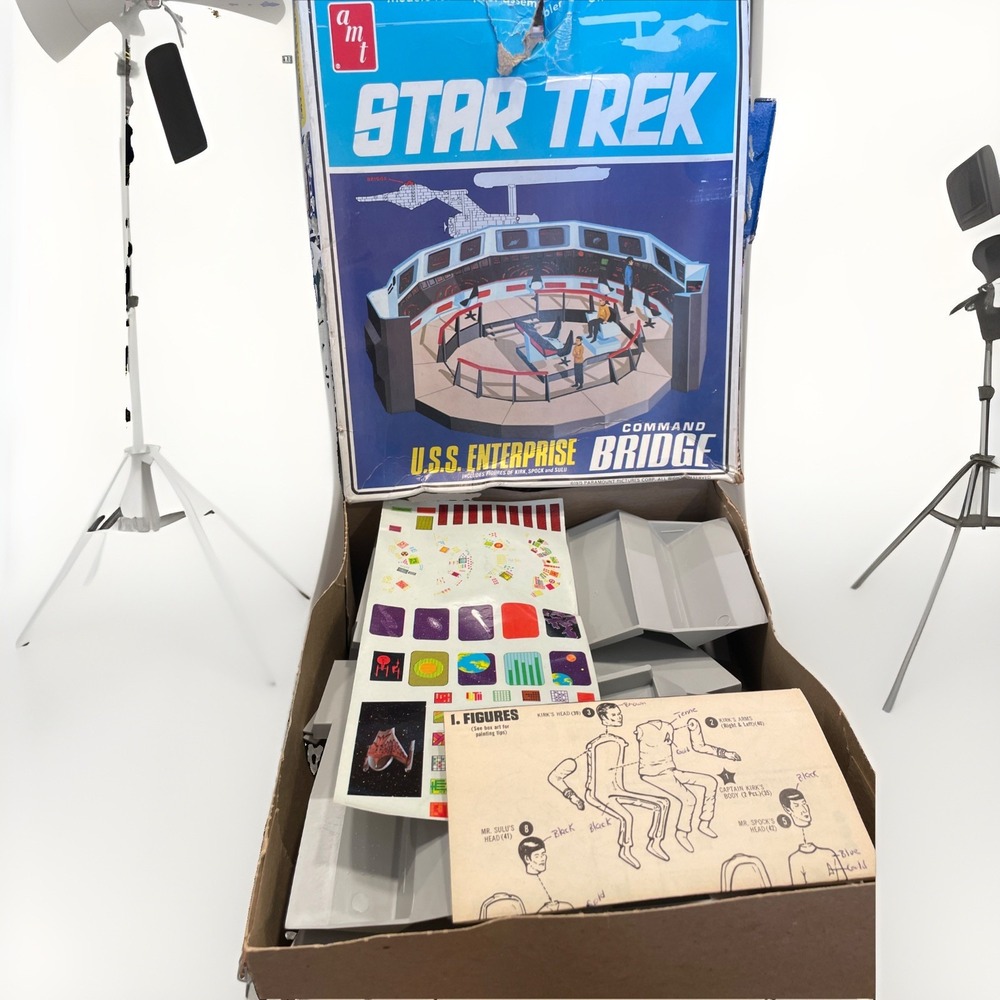 VTG AMT 1975 Star Trek Command Bridge U.S.S. Enterprise Model Kit Spock Kirk